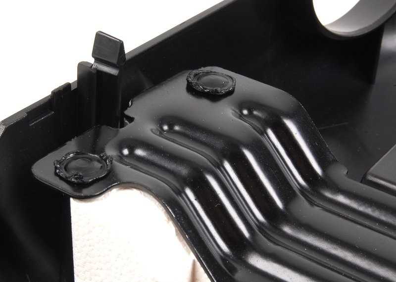 BMW E39 apatinė apdailos panelė originali 32311095786