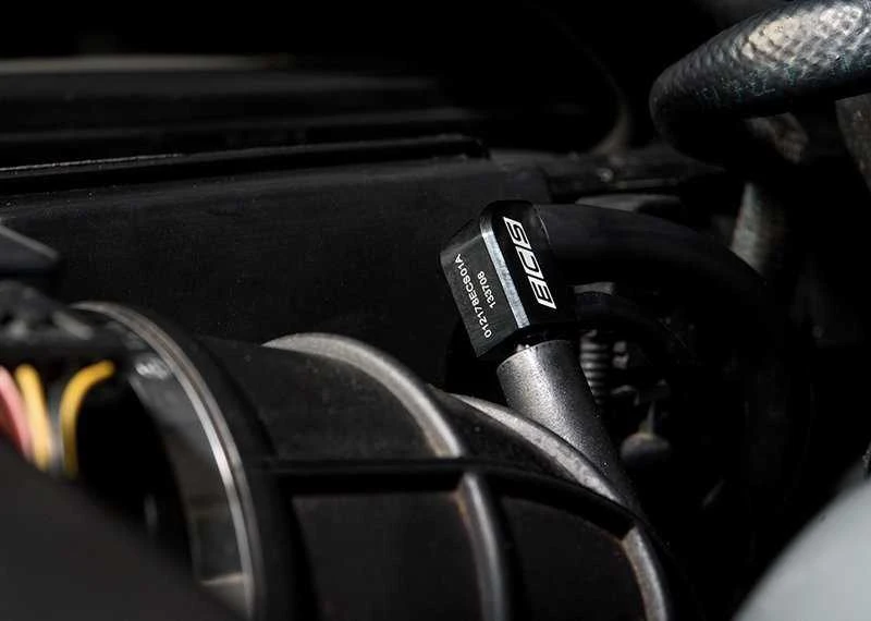 BMW E39 E46 oro žarnos jungtis su įsiurbimo anga originali 13327503677