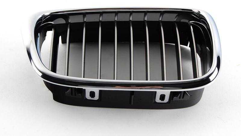 BMW E39 Inksto grotelės dešinėje pusėje originalios 51132497262