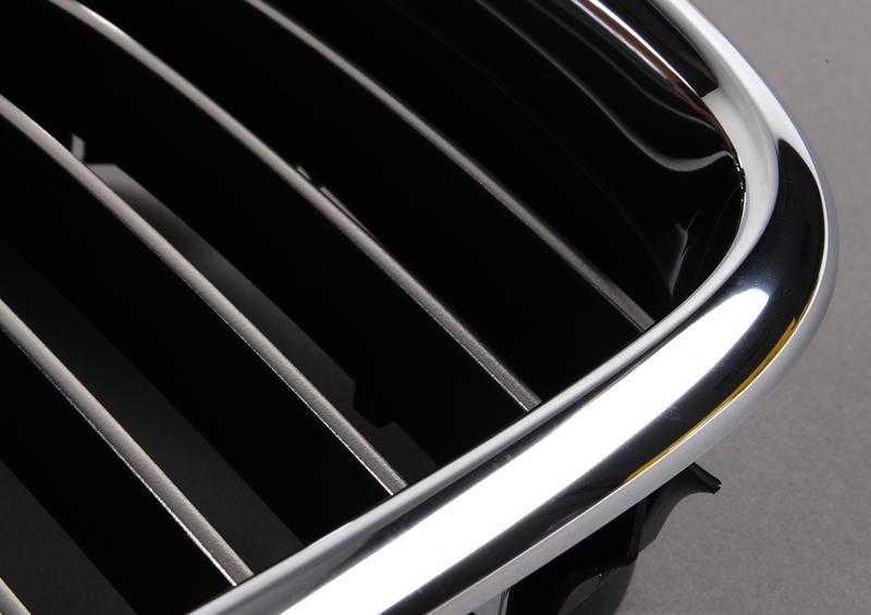 BMW E39 Inksto grotelės dešinėje pusėje originalios 51132497262