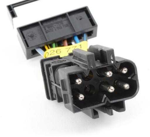 BMW E39 LED galinio žibinto adapteris dešinėje pusėje originalus 63120026771