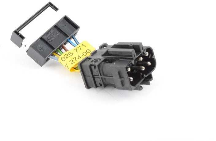 BMW E39 LED galinio žibinto adapteris dešinėje pusėje originalus 63120026771