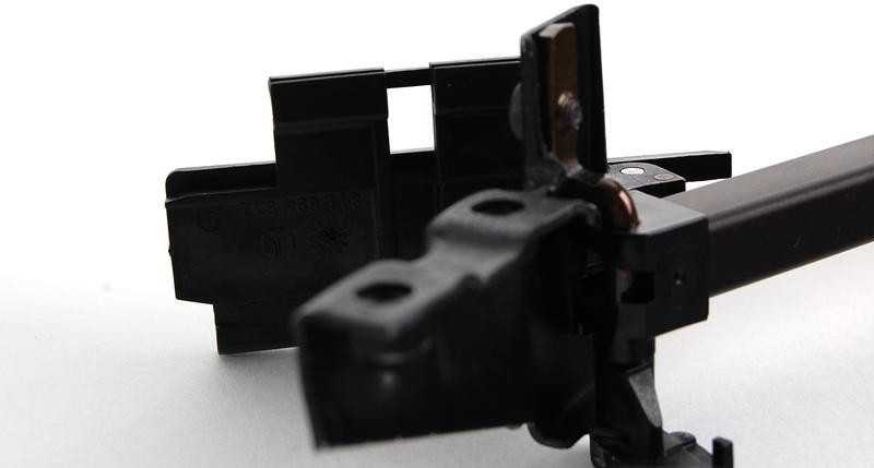 BMW E39 stoglangio valdymo bėgelis dešinėje 54128202296