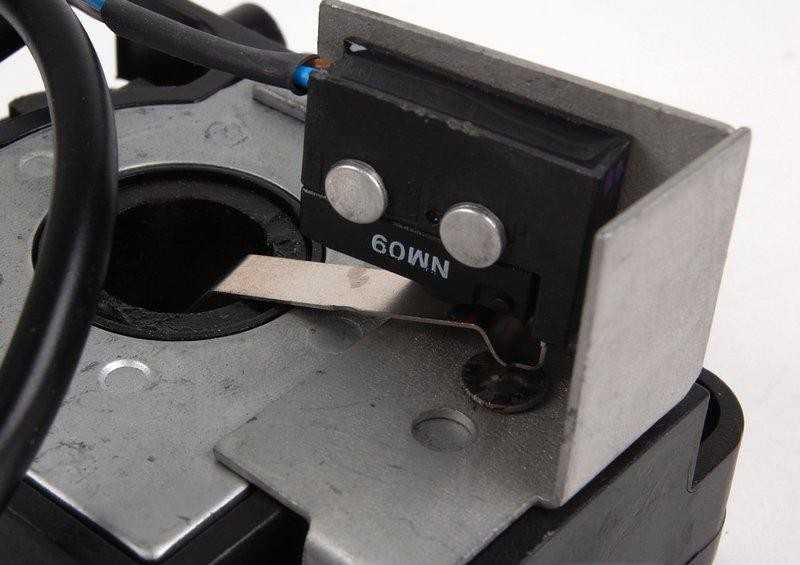 Bmw E46 3 Sedanas Priekinis Vairo Žemutinė Dalis Originalus 51237893575