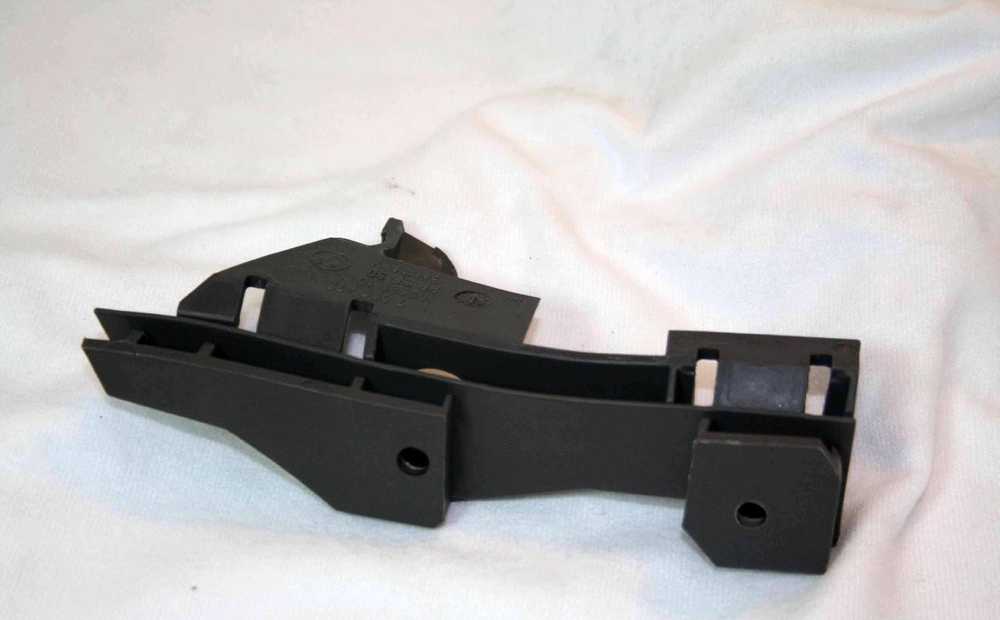 BMW E46 bamperio dangčio kreipiančioji kairė pusė Originalus 51117065475