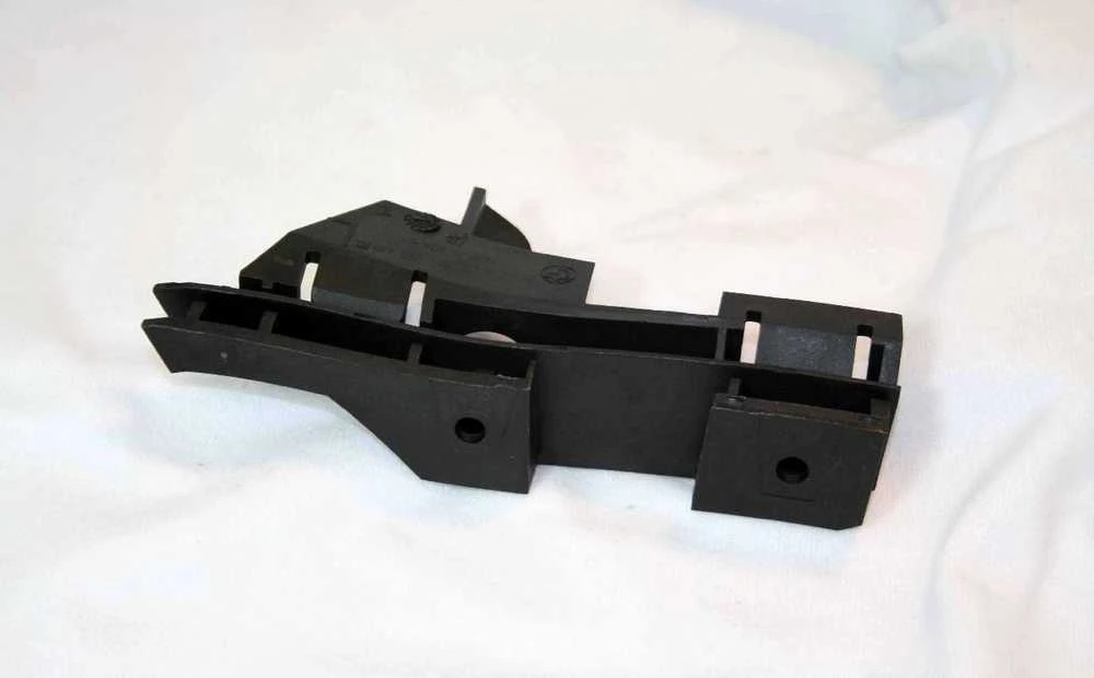BMW E46 Bamperio Dangtelio Vairalė Kairiojo Montavimo Laikiklis Originalus 51117030617