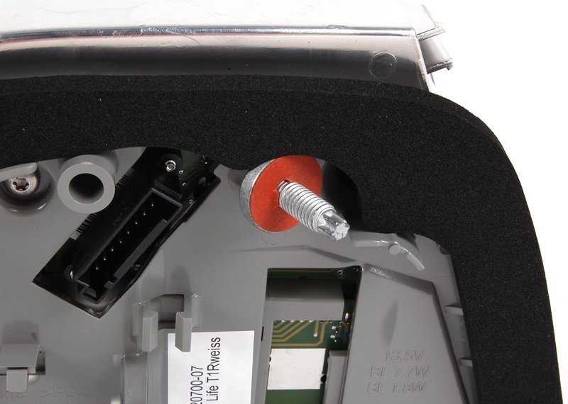 BMW E46 Galinis Vadovaujamas Užpakalinis Žibintas Dešinėje Originalus 63216920700