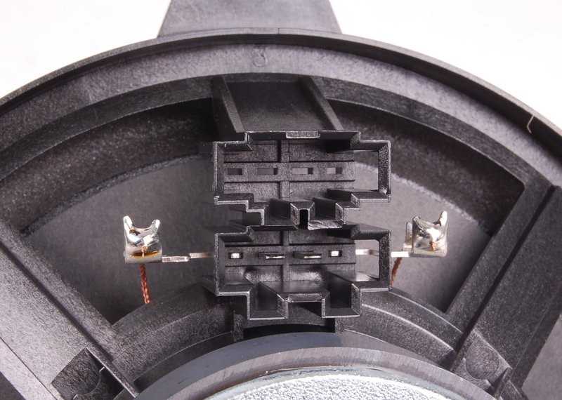 BMW E46 HiFi garsiakalbis originalus 65138368238