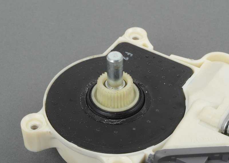 BMW E46 Priekinė Kairė Langų Keltuvo Pavaros Originalus 67626935927