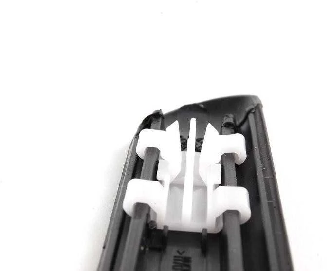 BMW E46 priekinio dešiniojo sparno moldingas originalus 51138208448