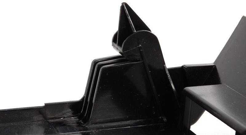 BMW E46 ŠONINIS APDAILOS PANELE PRIEKYJE KAIRĖ SCHWARZ JUODA ORIGINALI 51438227951 LHD
