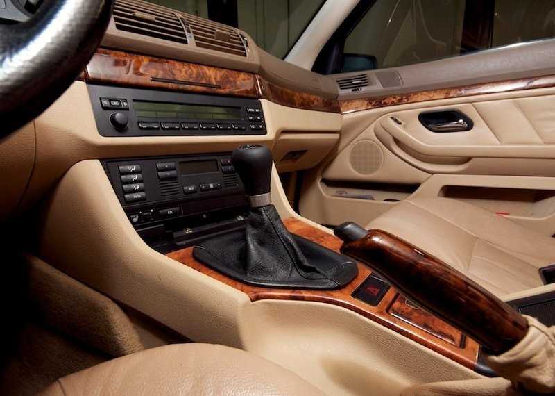 BMW E46 ZHP pavarų perjungimo rankenėlė - 5 greičių originali 25117896031