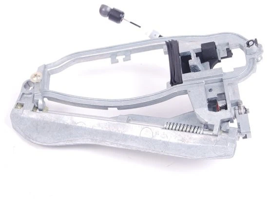 BMW E53 durų rankenos laikiklis dešinėje pusėje originalus 51218243616