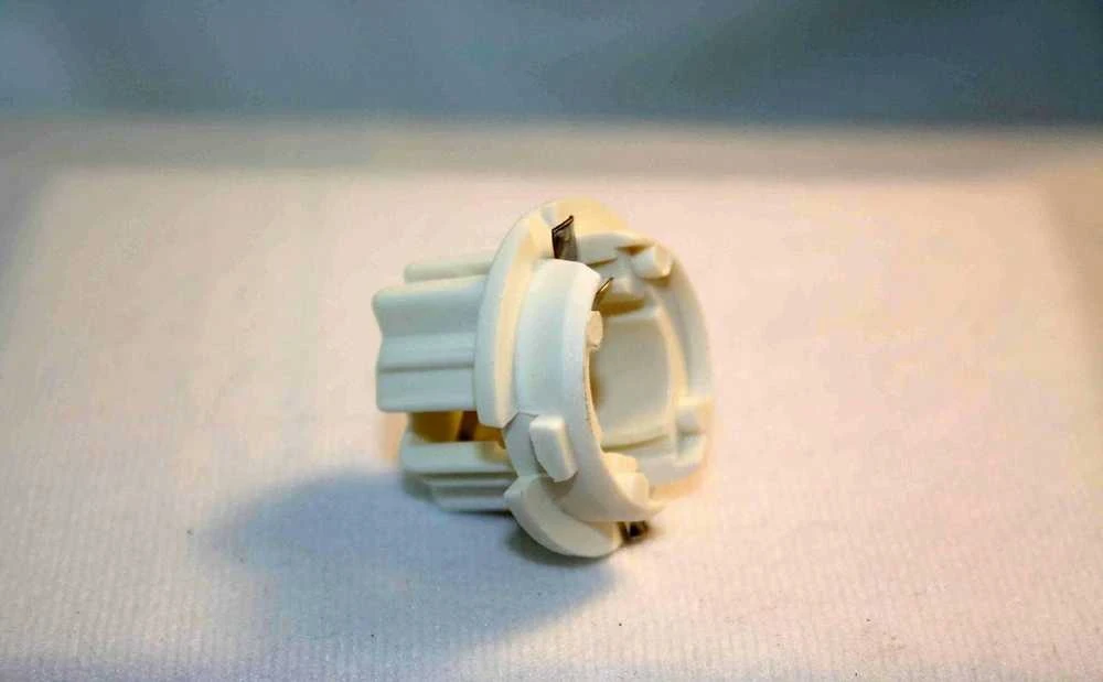 Bmw Lemputės Lizdas 7 E65 E66 X3 E83 X5 E53 Originalus 63216943036