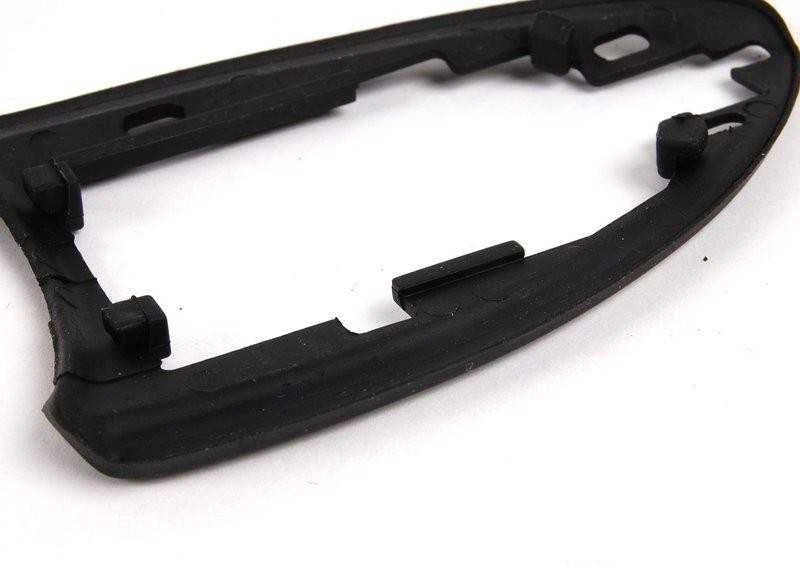 BMW E53 kairės pusės išorinės durų rankenos pagrindo sandariklis 51218243631