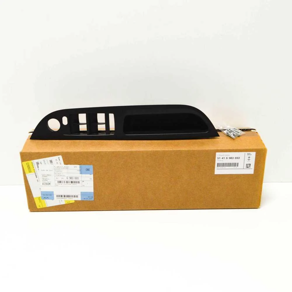 BMW E60 durų rankenos įdubos apdaila kairėje pusėje originali 51416983693