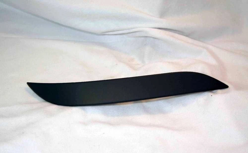 BMW E60 galinio dešiniojo bamperio dangčio apdaila originali 51127166662