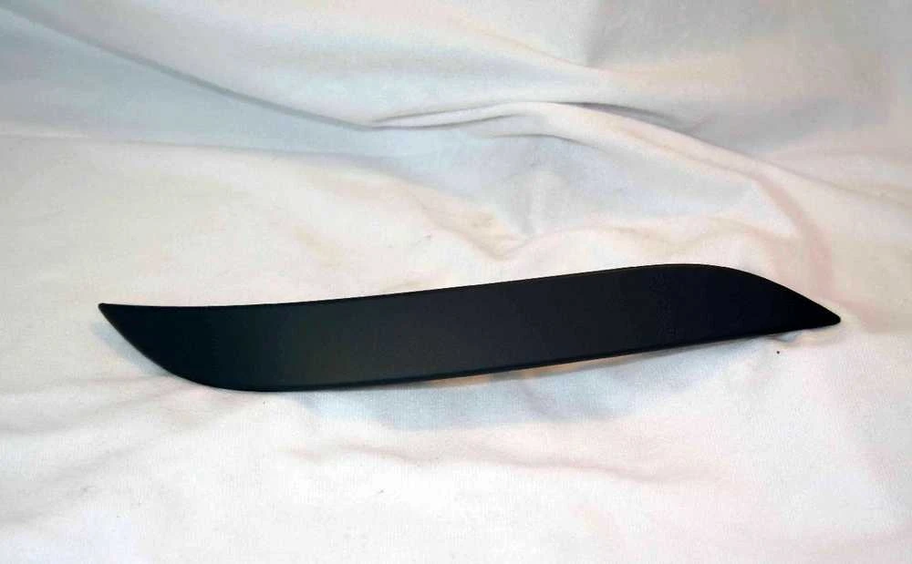 BMW E60 galinio dešiniojo bamperio dangčio apdaila originali 51127166662