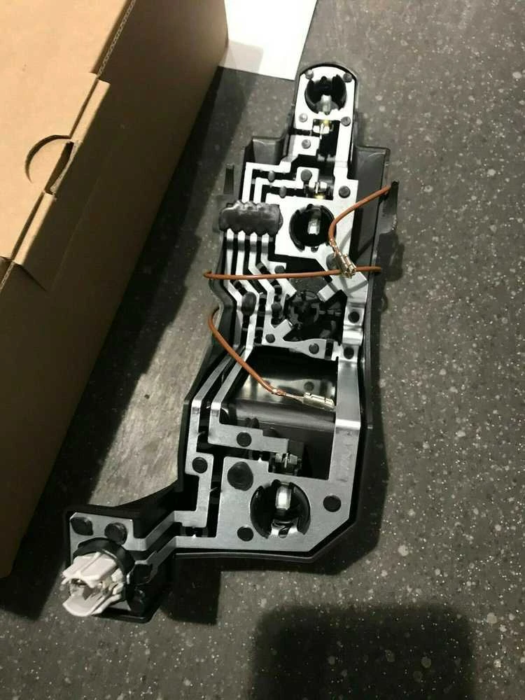 BMW E60 lemputės laikiklio rinkinys originalus 63217378886