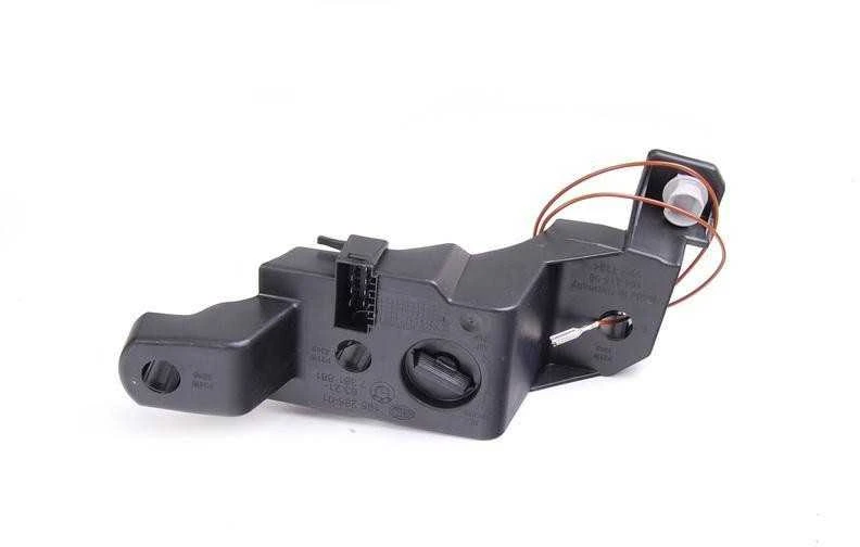 BMW E60 lemputės laikiklis kairėje pusėje originalus 63217361881
