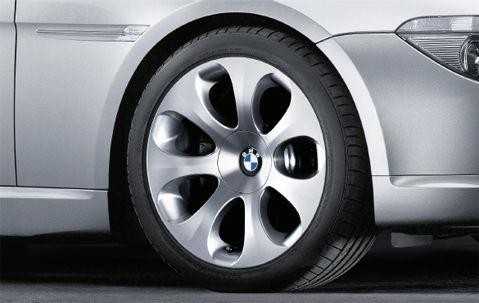 BMW E63 stebulės centrinis dangtelis originalus 36136763117