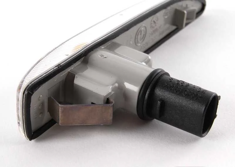 BMW E65 E66 šoninis gabaritinis dešinysis žibintas originalus 63137164758