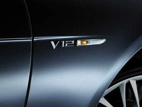 BMW E65 užrašas kairėje pusėje Originalus 51147033255