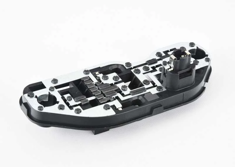 BMW E70 E70N lemputės laikiklis galinio žibinto šoninis skydelis kairėje 63217262573 originalus