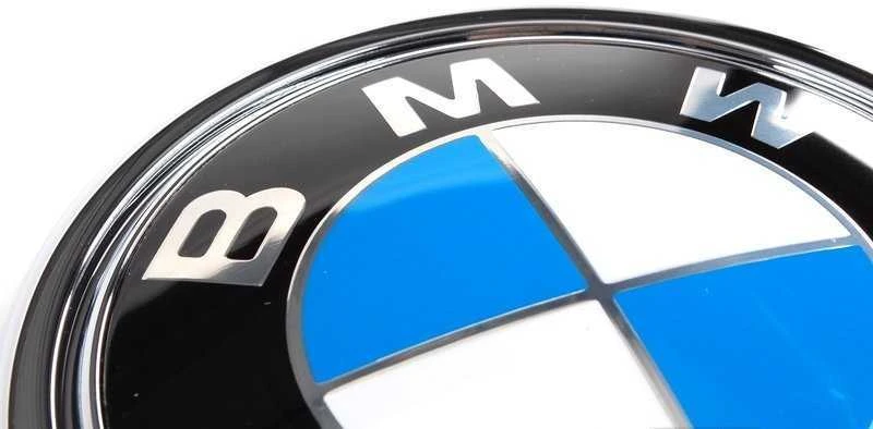 BMW E70 emblema Galinis liukas bagažinė Originalus 51147157696