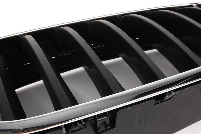 BMW E70 priekinės inksto kairės pusės grotelės originalios 51137157687