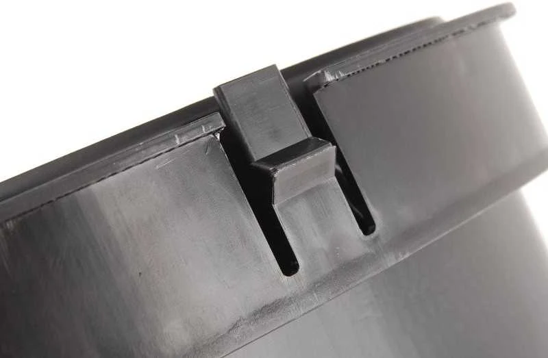 BMW E70 variklio oro įsiurbimo žarnos adapteris Originalus 13717571361