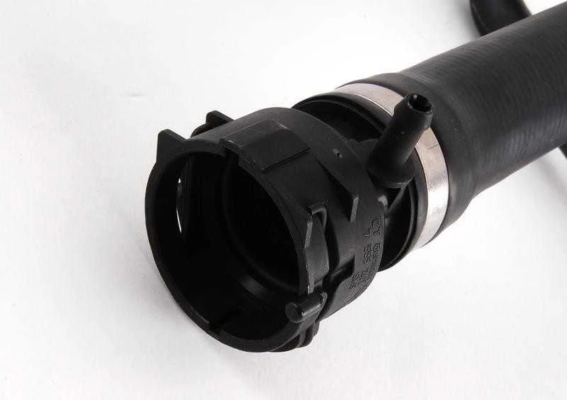 BMW E70 X5 4.8i 2007-2010 Radiatoriaus aušinimo viršutinė žarna originali 17127536230