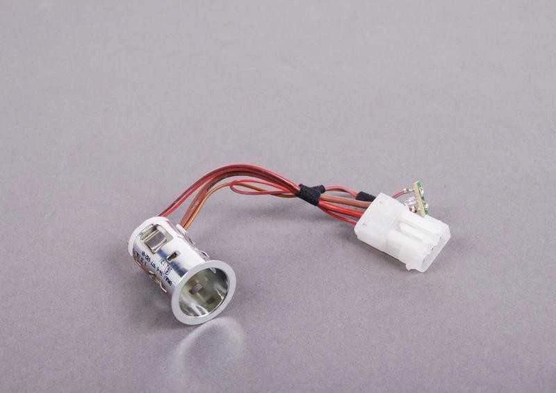 BMW E71 cigarečių žiebtuvėlio lizdas originalus 61346977682