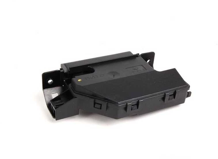 BMW E81 E60 E46 galinio bagažinės užrakto paleidiklis originalus 51247840617