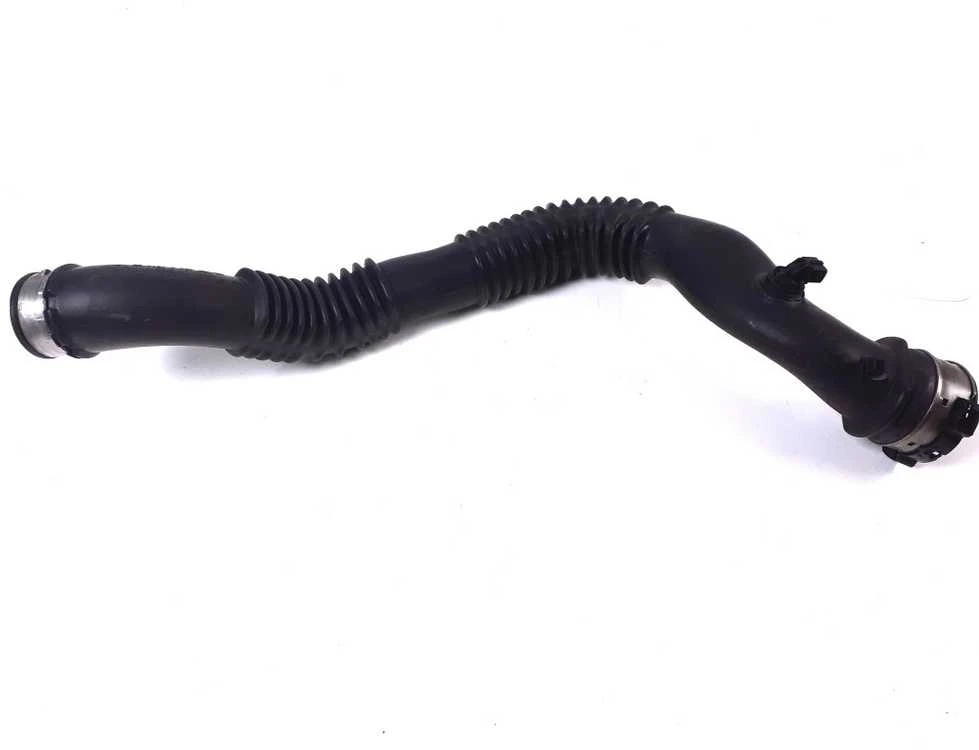 BMW E81 E82 E87 LCI 3 durys Tarpinio aušintuvo vamzdis, turbinos žarna 11617797481 Originali