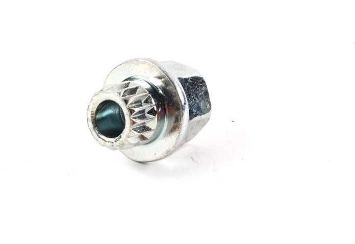 BMW E81 F20 ratų varžtų adapterio kodas originalus 36136765545