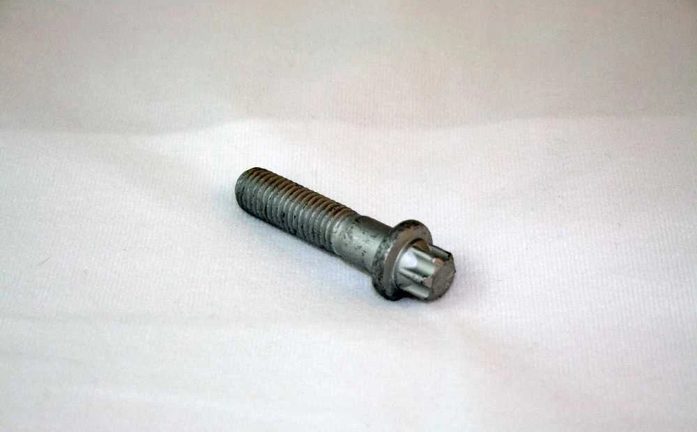 BMW E81 pavarų dėžės tvirtinimo varžtas originalus 23001222891