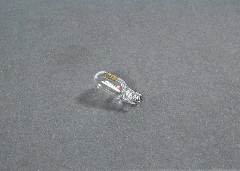 BMW E81 priekinių žibintų lemputė Originali 63217160797