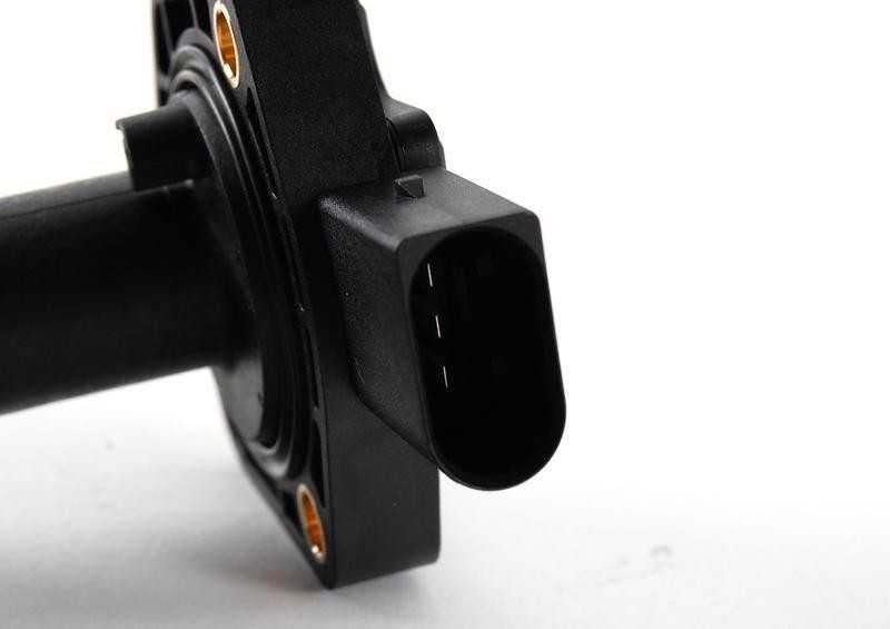BMW E82 E90 variklio alyvos lygio jutiklis originalus 12617607910