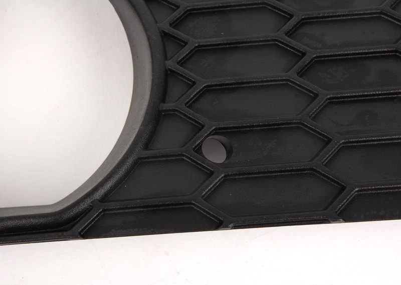 BMW E83 priekinio bamperio rūko žibinto grotelės kairės pusės originalios 51113414311