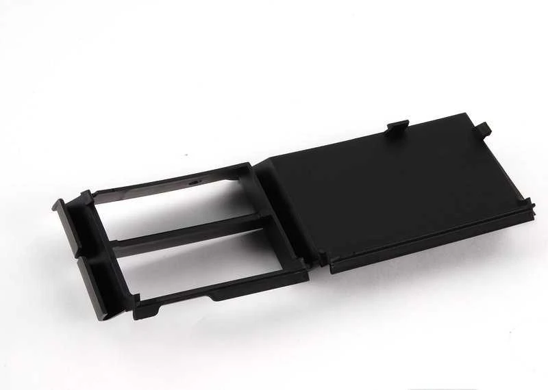 BMW E83 priekinio valstybinio numerio ženklo pagrindas originalus 51133447124
