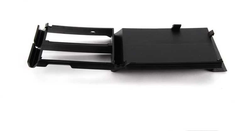BMW E83 priekinio valstybinio numerio ženklo pagrindas originalus 51133447124