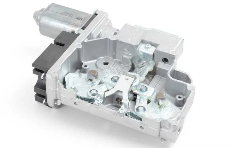 BMW E83 priekinis dešinės pusės rūko žibinto dangtelis originalus 51113400912