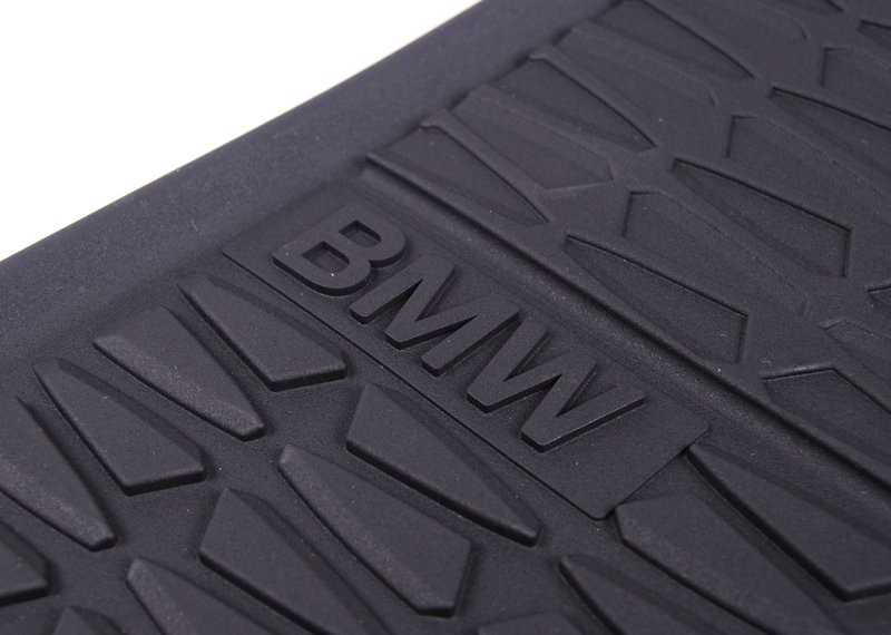 BMW E84 X1 xDrive28i xDrive35i priekiniai guminiai grindų kilimėliai 51472336797 Originalūs