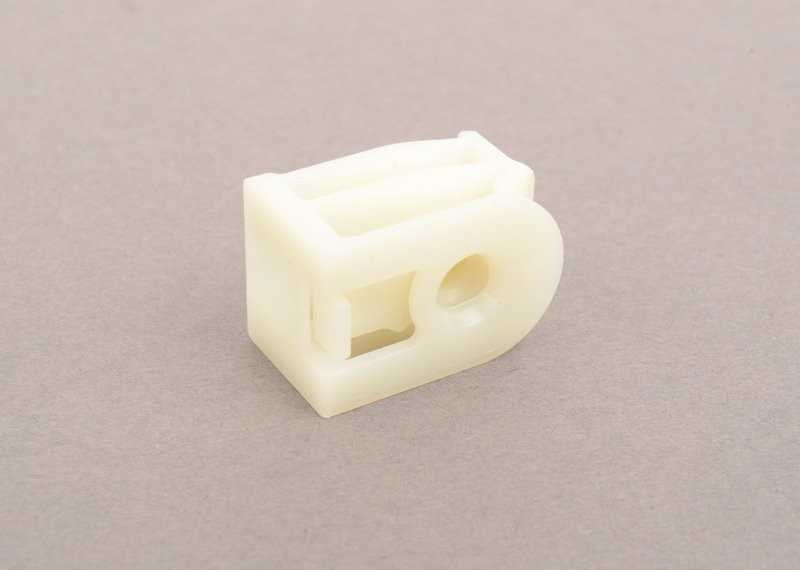 BMW E87 F45 C-CLIP sparno išorinio kėbulo veržlės originalios 07147311312