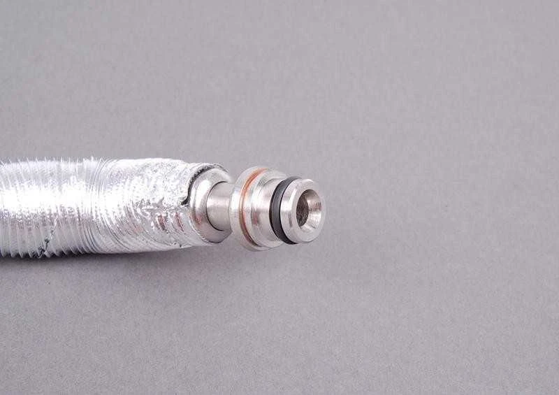 BMW E88 E92 turbokompresoriaus aušinimo skysčio linija originali 11537558900