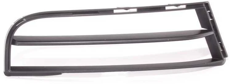 BMW E88 grotelės Oro įsiurbimo anga dešinėje pusėje Originalus 51118045922
