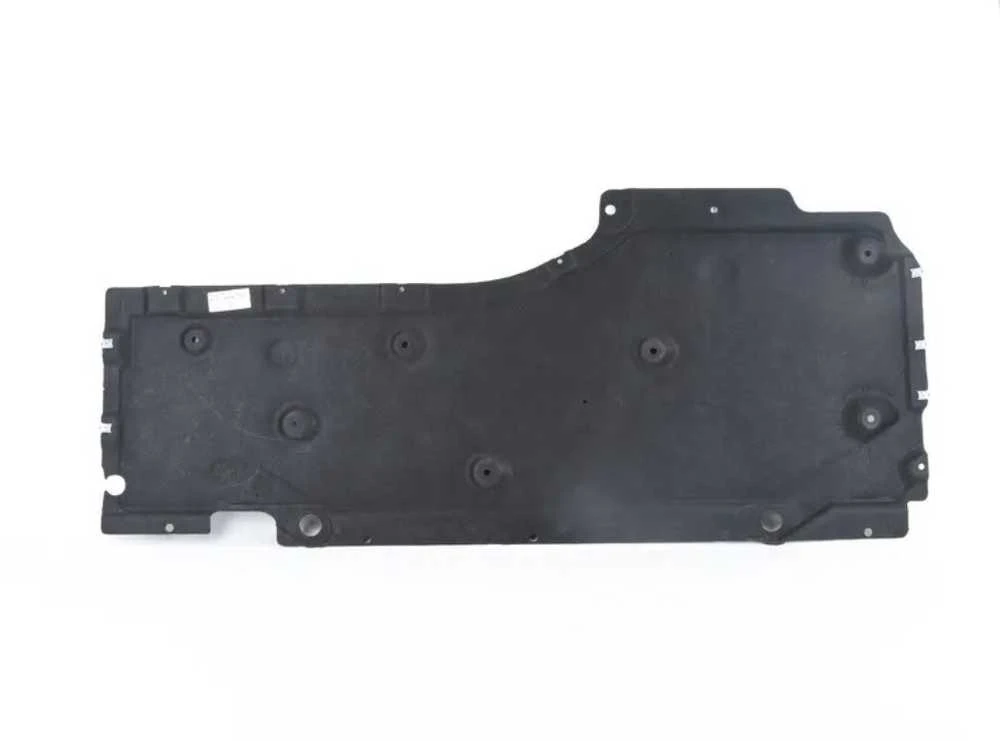 BMW E88 kairės pusės apatinis kėbulo skydas originalus 51757166255