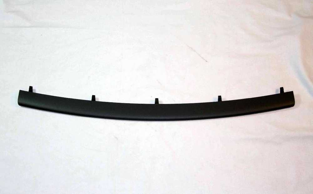 BMW E90 bamperio grotelių apdailos centras originalus 51117134095
