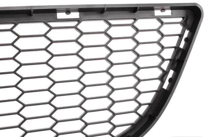 BMW E90 E91 centrinis tinklelis originalus 51117906494